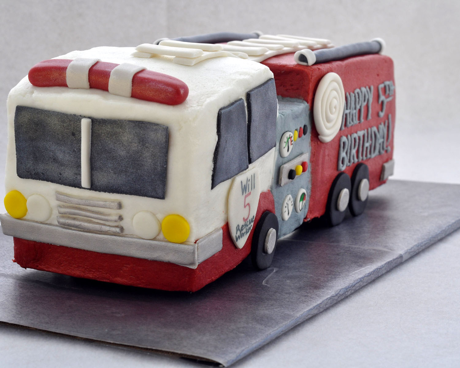 Fire Truck Birthday Cake
 Beki Cook s Cake Blog How to Make a Firetruck Cake