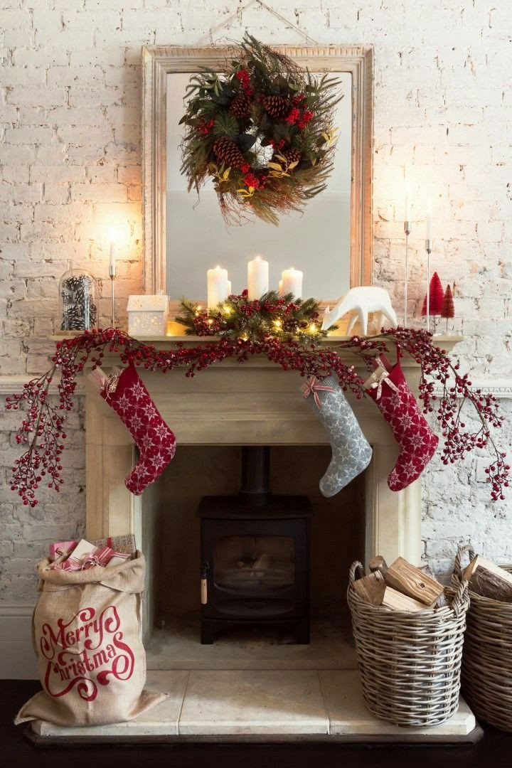 Fireplace Christmas Decorations
 25 Stunning Christmas Fireplace Ideas To Try Instaloverz