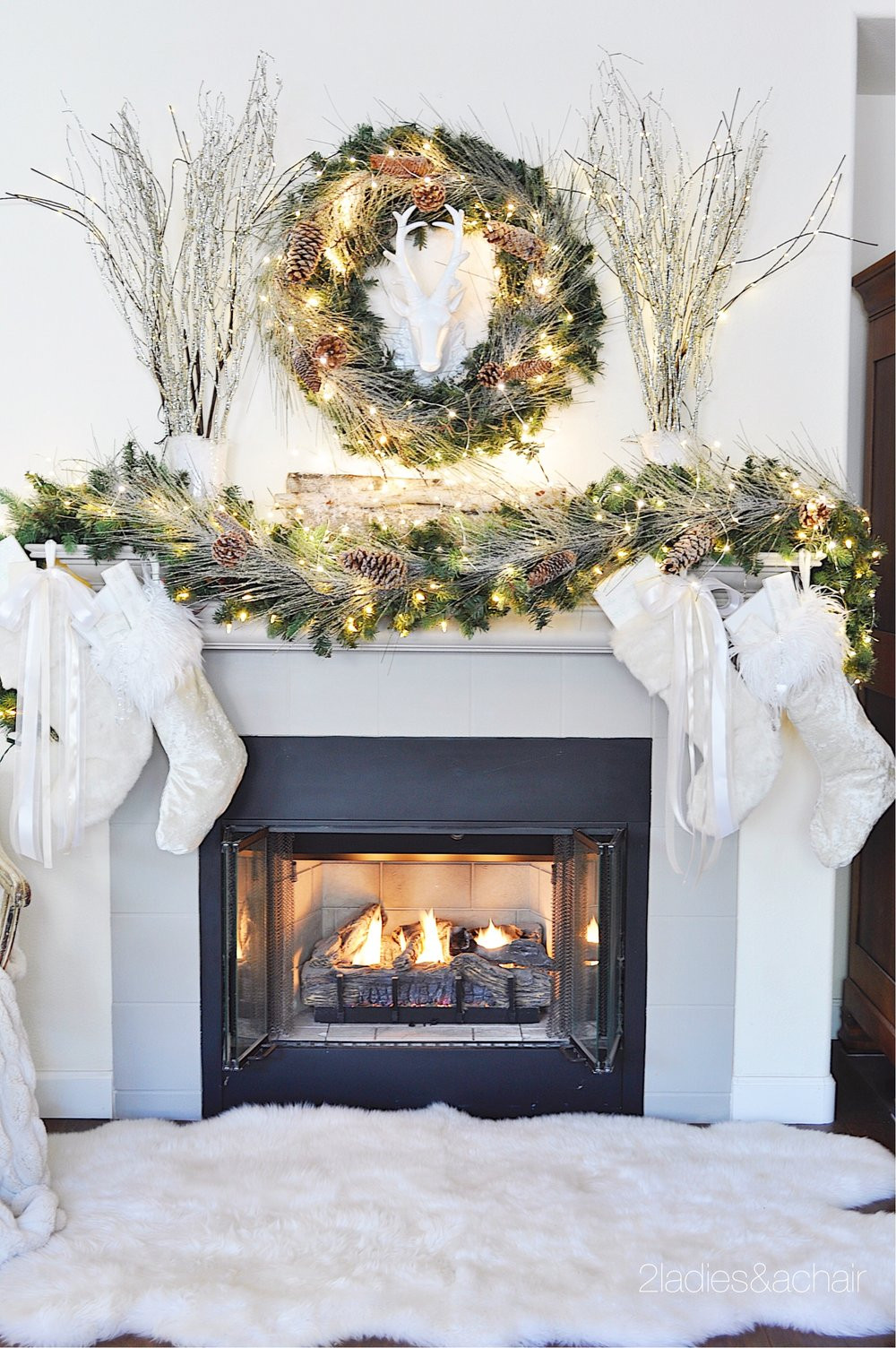 Fireplace Christmas Decorations
 Christmas Home Decorating Ideas For A Beautiful Holiday