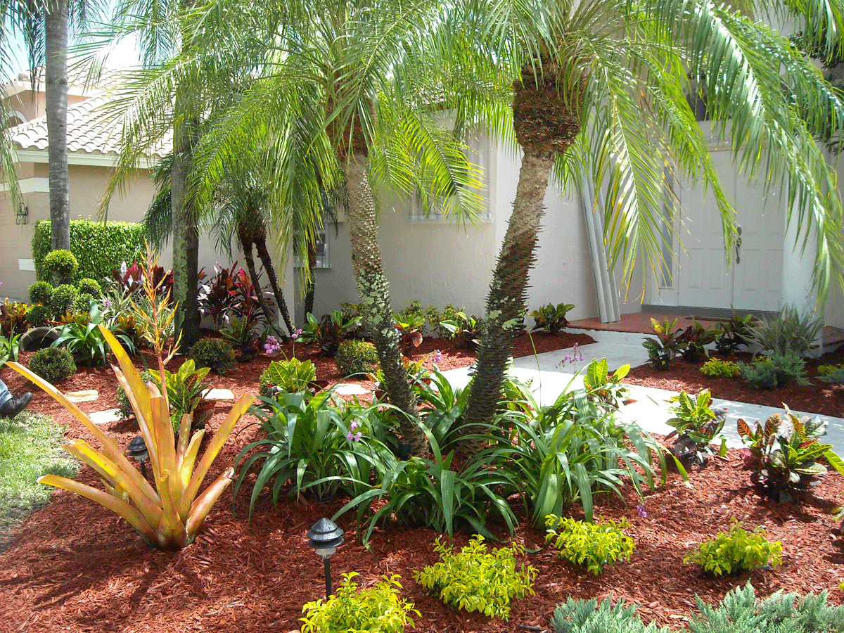 Florida Landscape Design
 Impressive Landscape Design Ideas with Modern Seating Area
