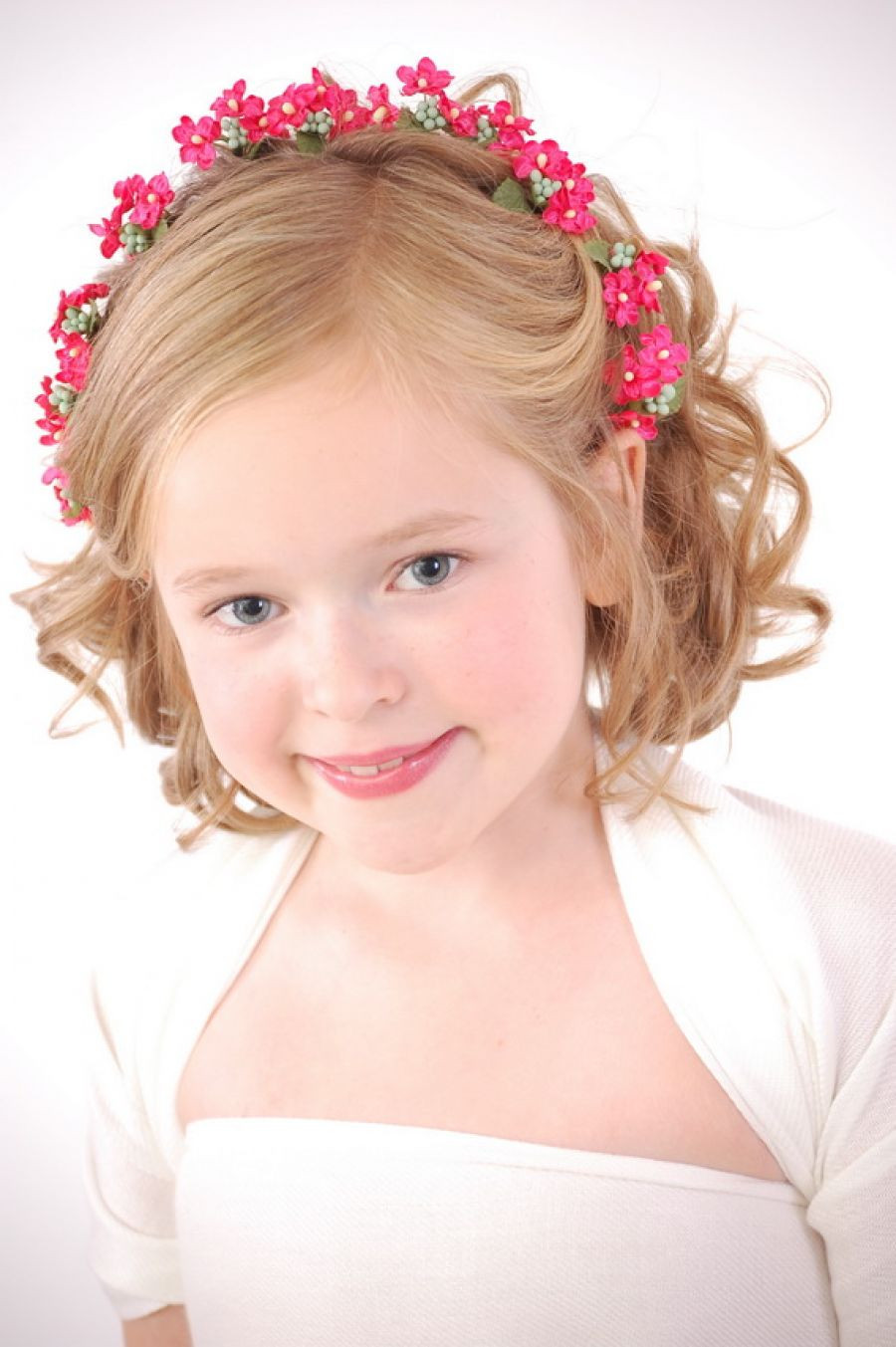 Flower Girl Hairstyles For Short Hair
 20 Hairstyles for Kids with MagMent