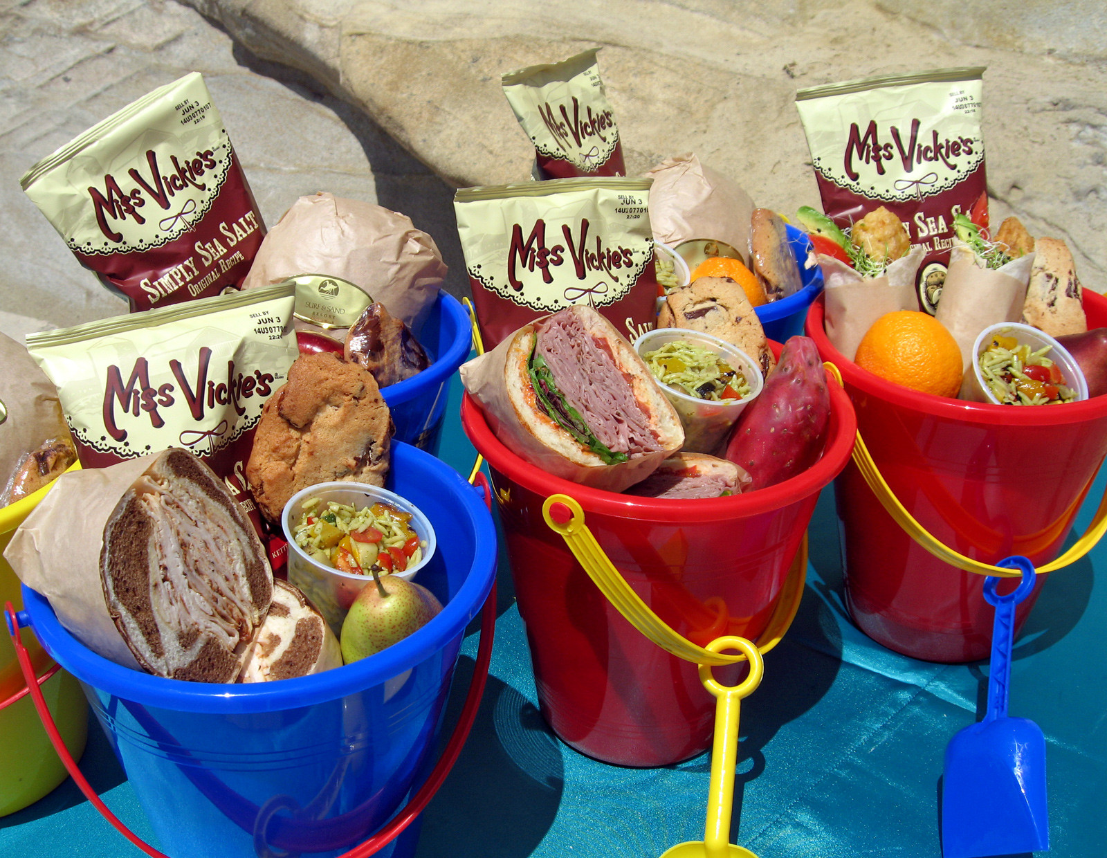 Food Ideas For Party At The Beach
 Beach Bucket