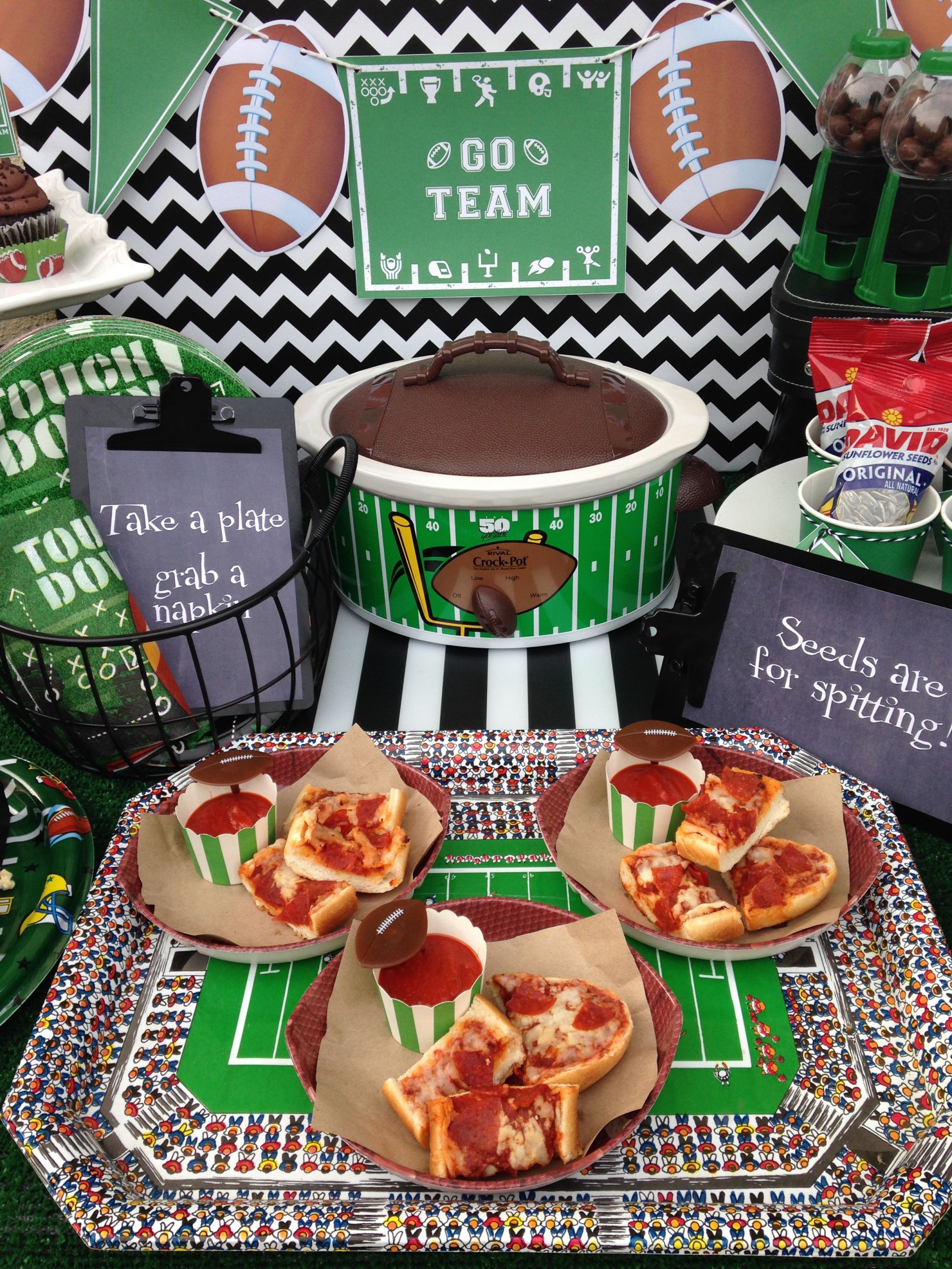 Football Party Ideas Food
 5 Easy Game Day Party Ideas on a Bud