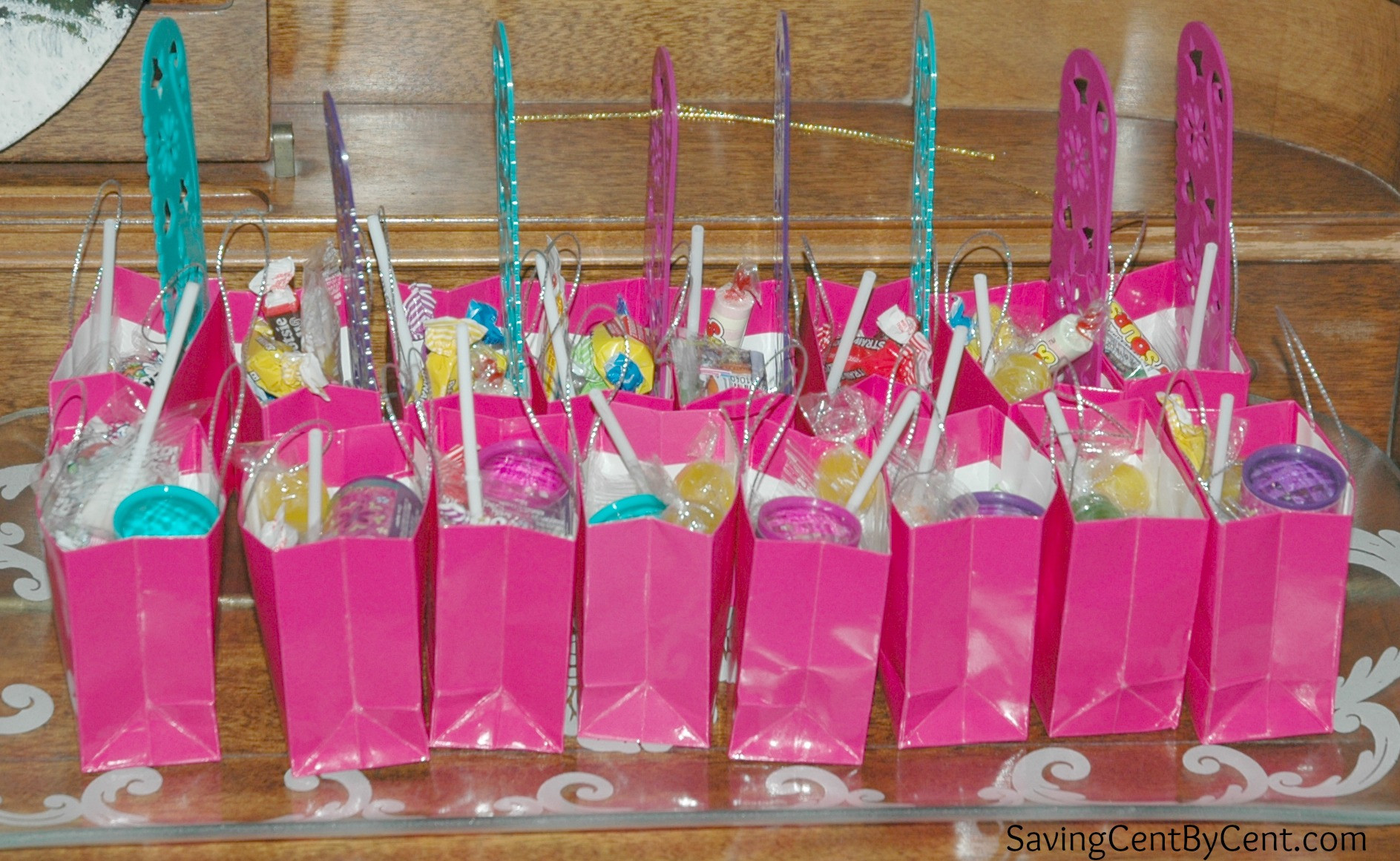 Frozen Birthday Gifts
 Simple Frozen Birthday Party Ideas Saving Cent by Cent