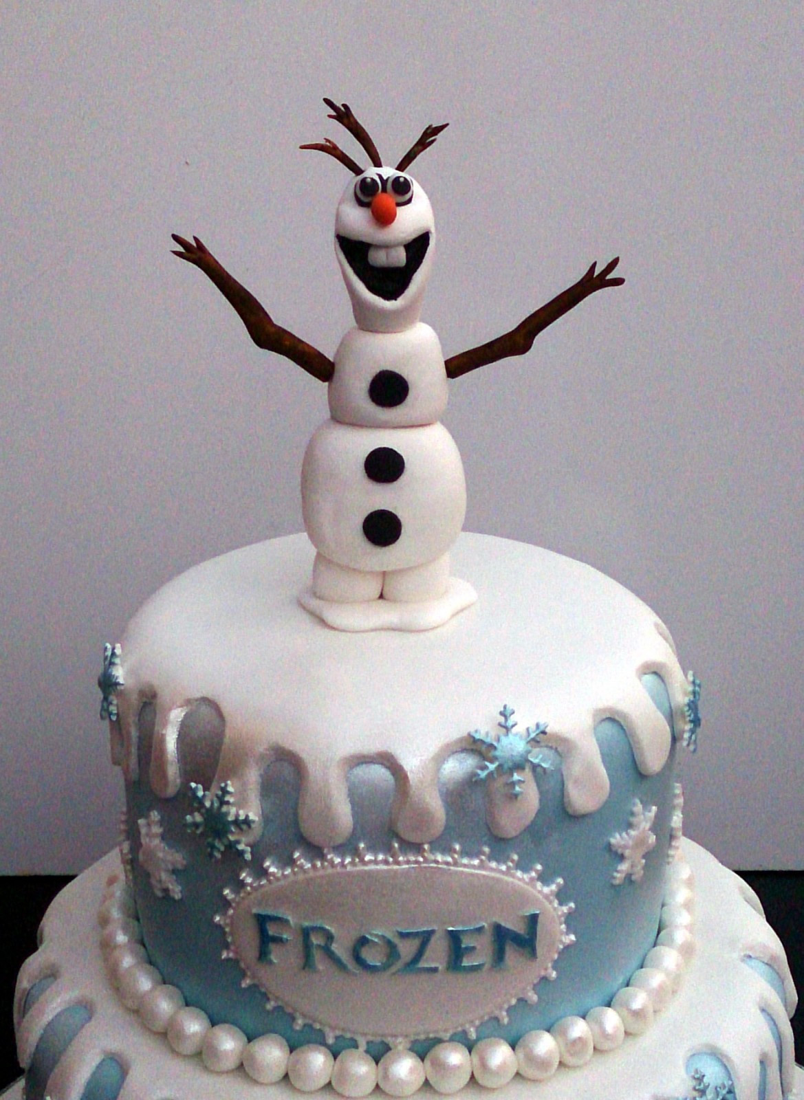 Frozen Themed Birthday Cake
 Disney Frozen Themed Cake With Olaf Anna and Elsa Susie