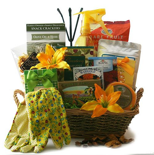 Garden Themed Gift Basket Ideas
 How to Create a Garden Gift Basket Garden Gift Basket