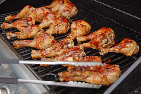 Gas Grilled Chicken Thighs
 The Secret of Barbecuing Chicken Legs on a Gas Grill Eat