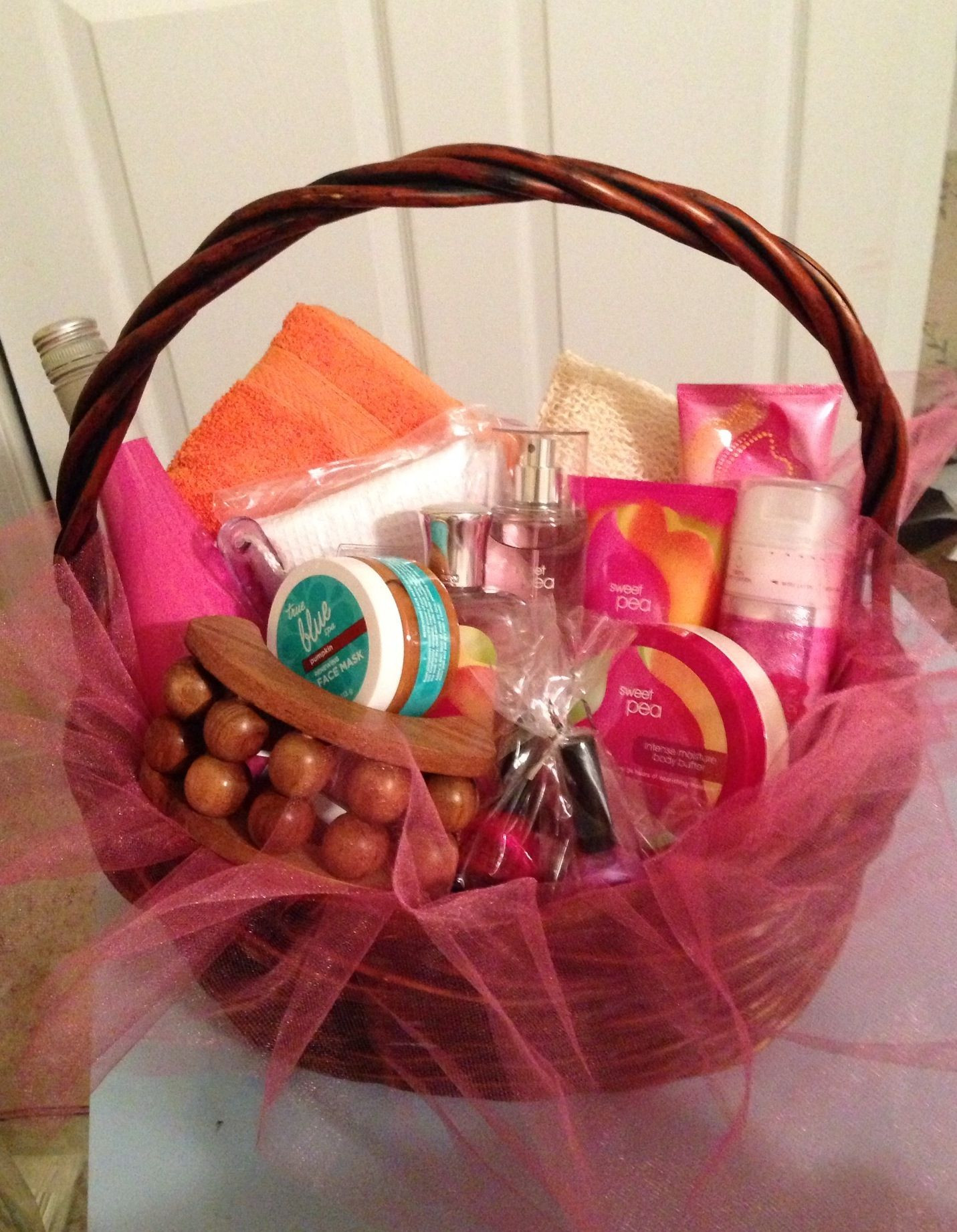 Gift Baskets Ideas For Raffles
 Cute basket idea for Spa tcard and other items