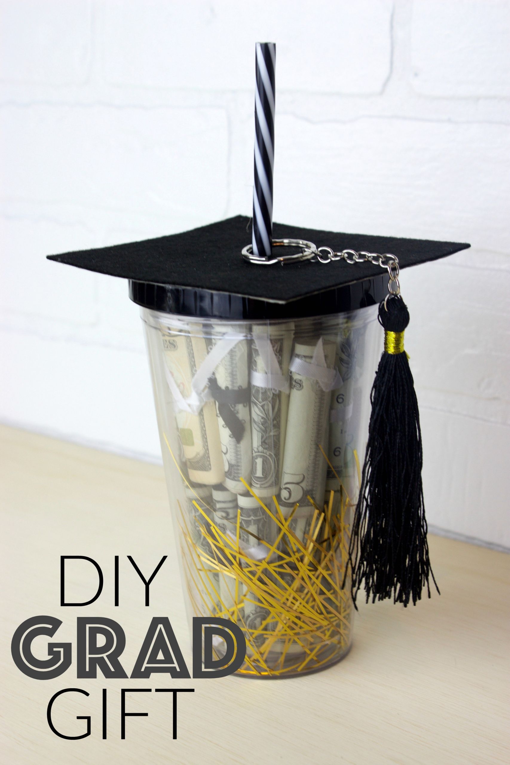 Gift Ideas Graduation
 DIY Graduation Gift in a Cup