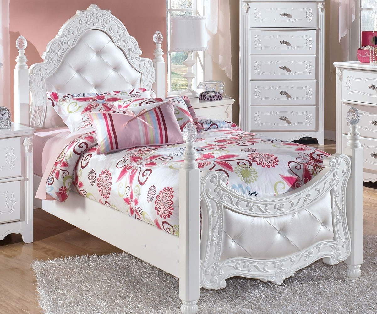 Girl Twin Bedroom Sets
 Ashley Furniture Exquisite Twin Size Poster Bed B188 71