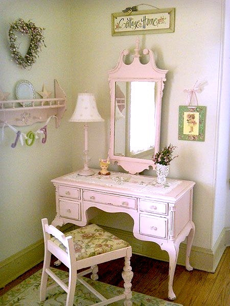 Girls Bedroom Vanity
 Teen Girl s Room Vintage Vanities