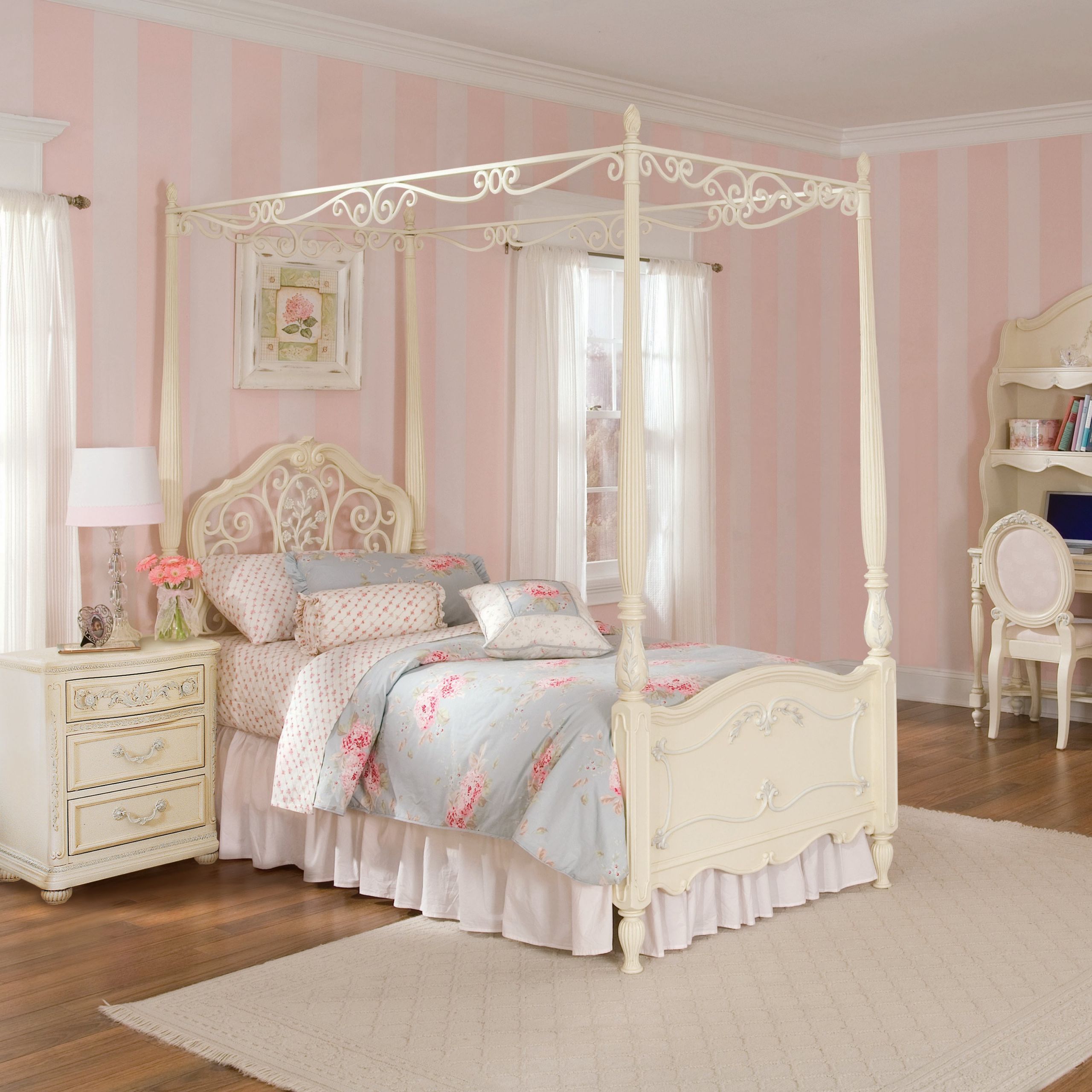 Girls Canopy Bedroom Sets
 How to Make Girls Canopy Bed in Princess Theme MidCityEast