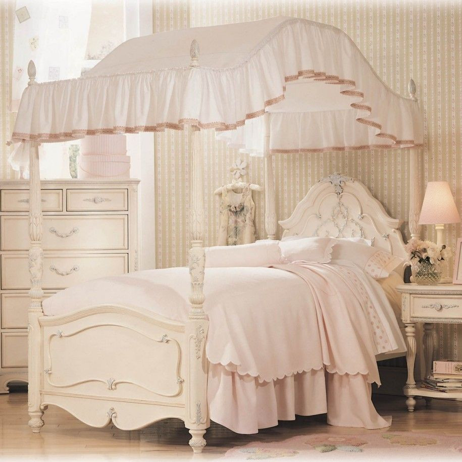 Girls Canopy Bedroom Sets
 Charming and Romantic Canopy Bed Ideas Small Beautiful