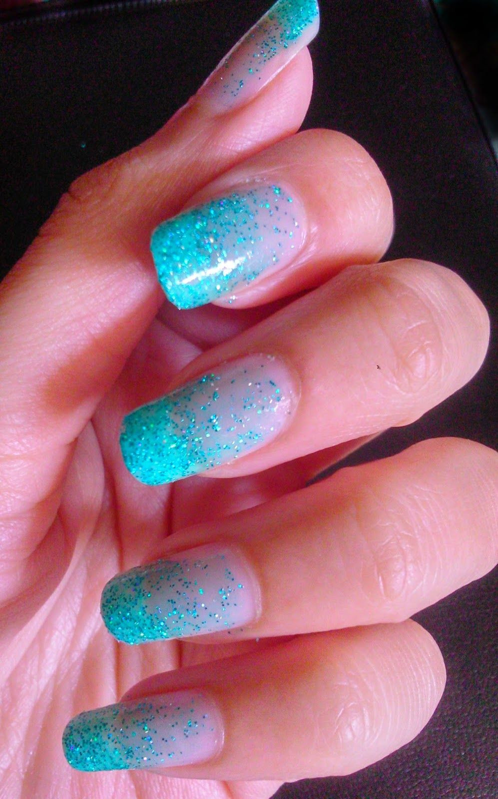 Glitter Ombre Nails Tutorial
 Glitter Ombre Nail Tutorial