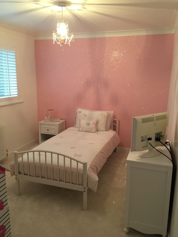 Glitter Wallpaper For Bedroom
 Glitter Girl Bedroom Ideas