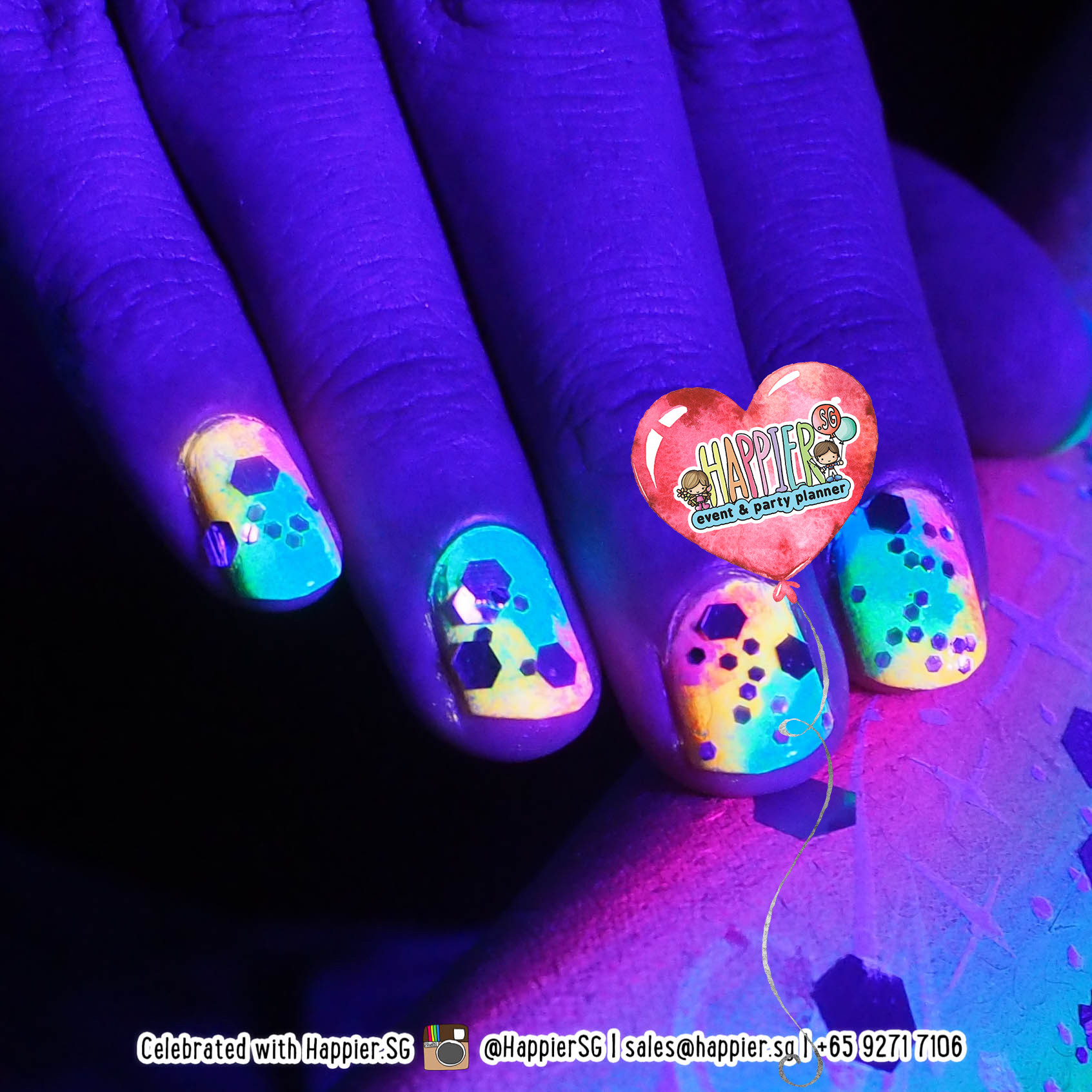 Glow In The Dark Nail Art
 Glow in the Dark UV Nail Art Manicure