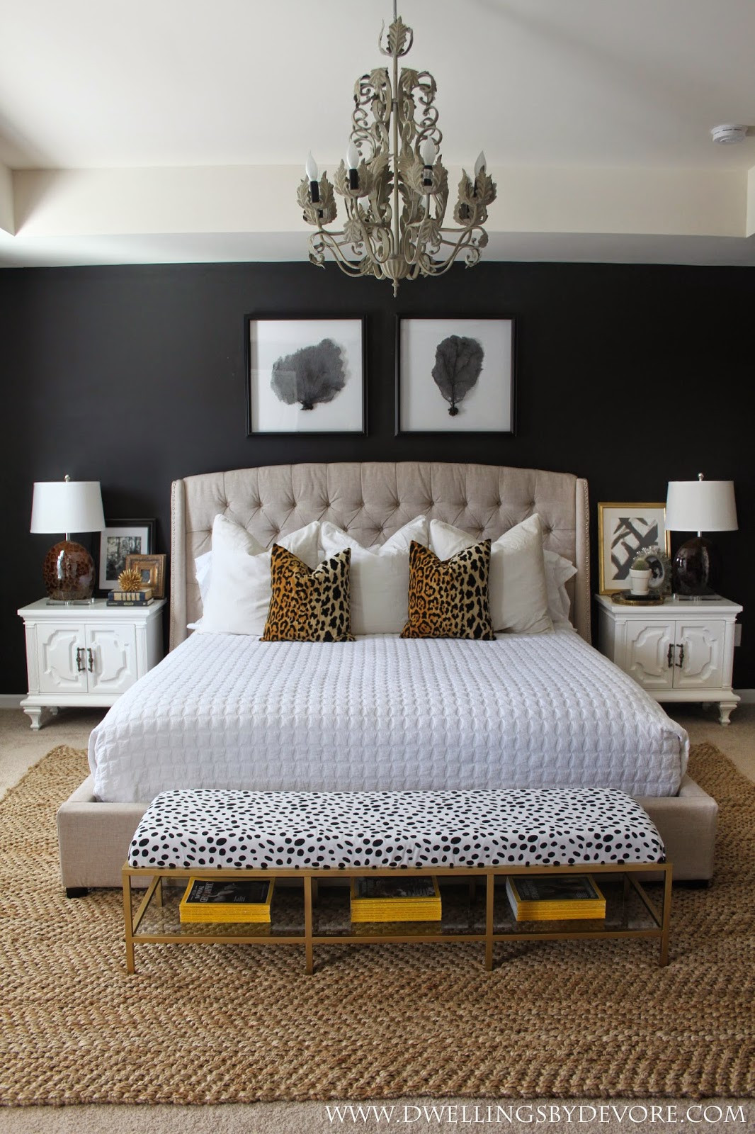 Gold Bedroom Paint
 15 Luxurious Black and Gold Bedrooms