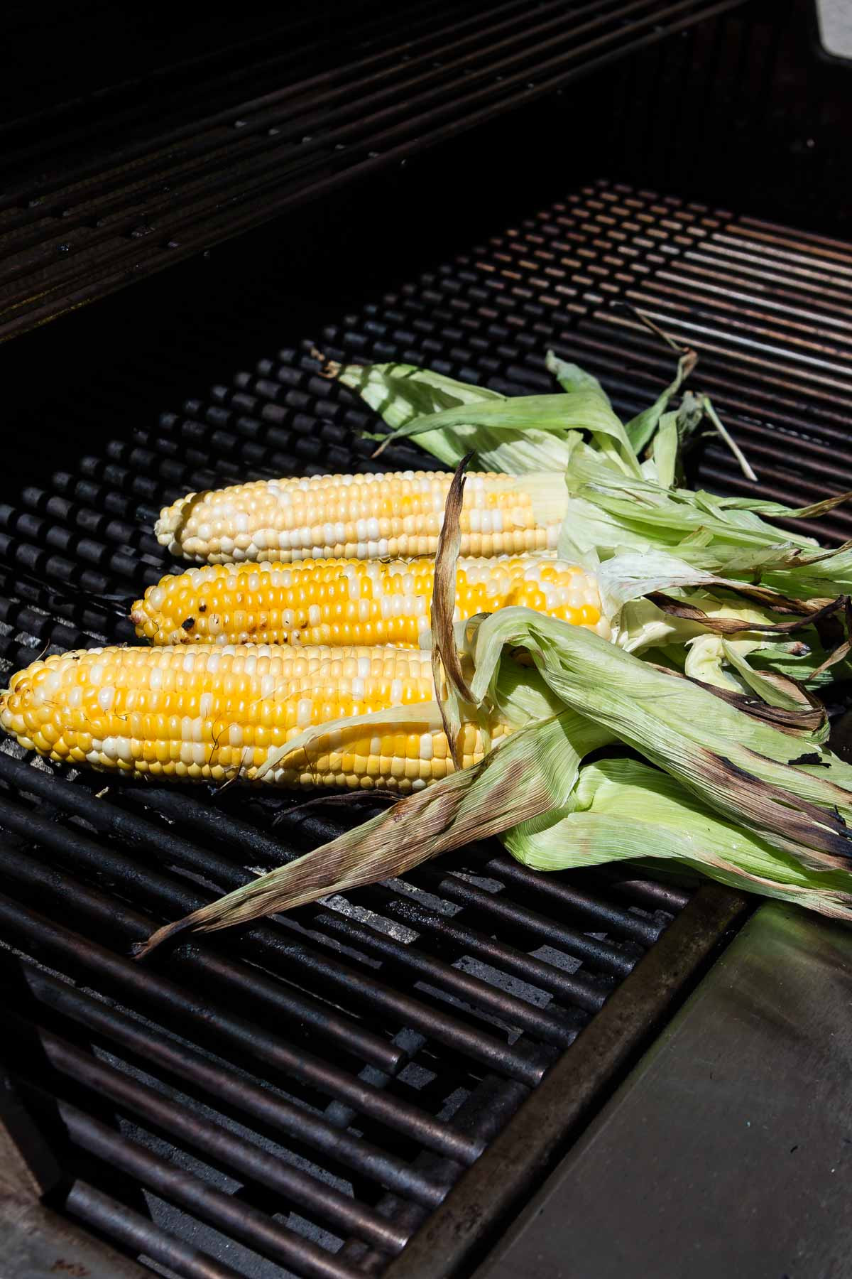 Grilling Corn On The Cob
 The Secret to the BEST Grilled Corn on the Cob [ Video