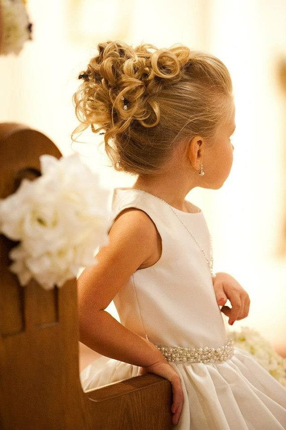 Hairstyles For Little Girls For Weddings
 38 Super Cute Little Girl Hairstyles for Wedding