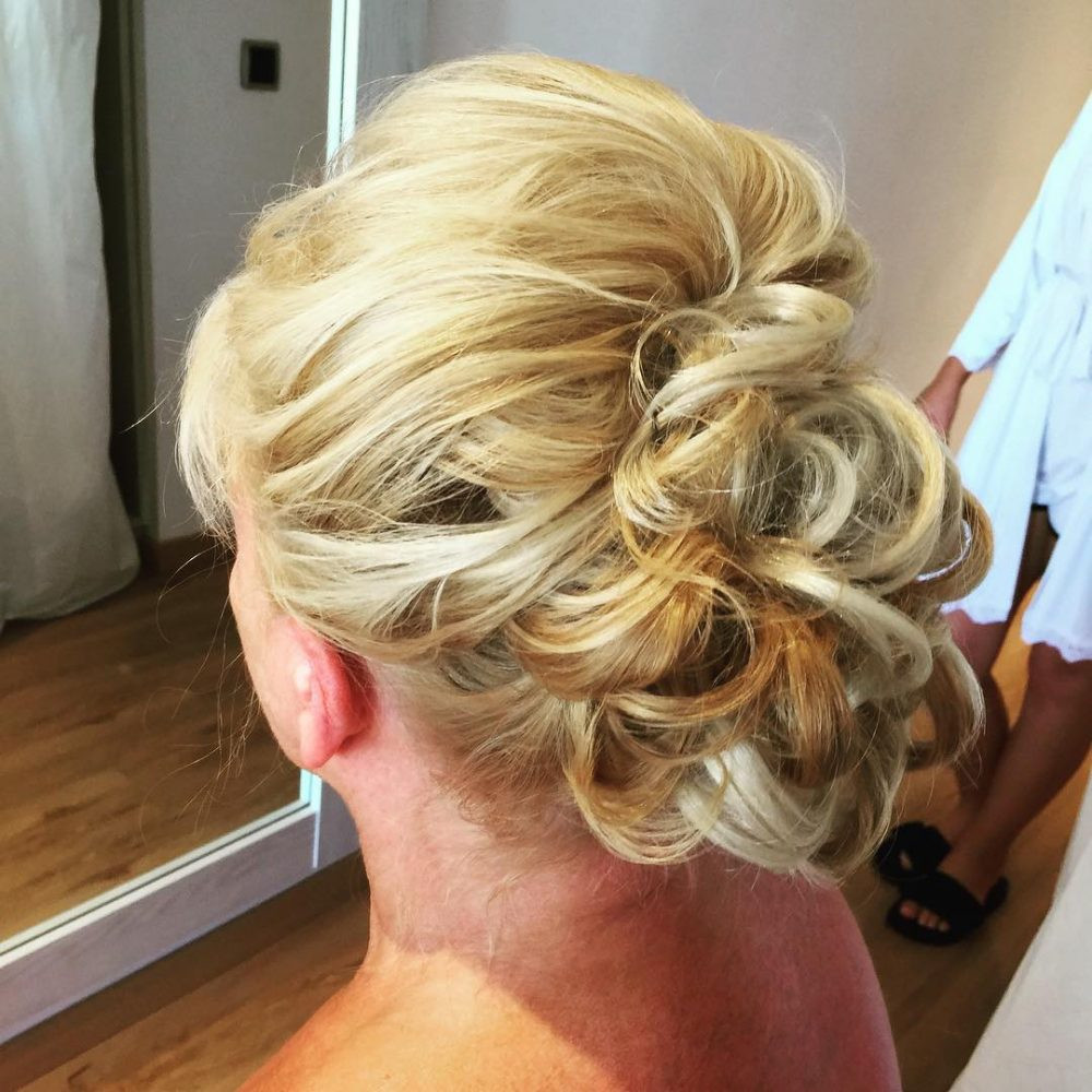 Hairstyles For Wedding Mother Of The Bride
 Mother of the Bride Hairstyles 25 Elegant Looks for 2019