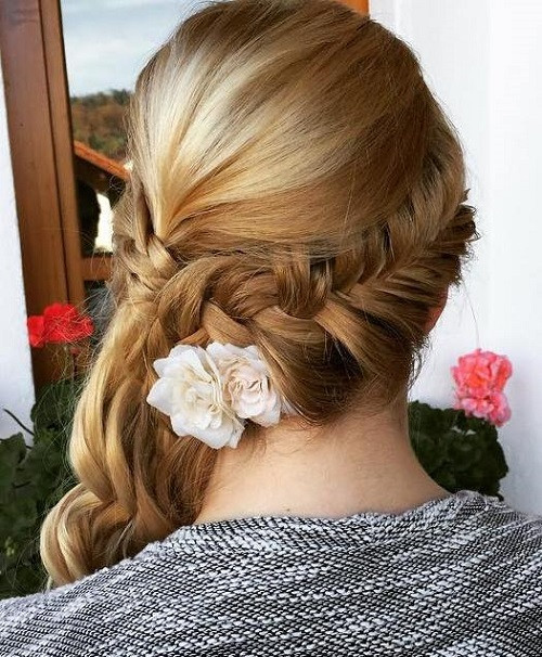 Hairstyles To The Side For Prom
 45 Side Hairstyles for Prom to Please Any Taste