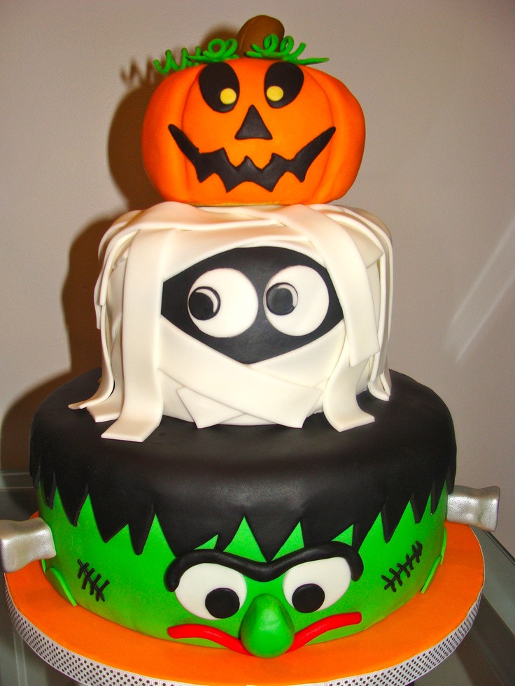 Halloween Birthday Cake Pictures
 CANT GET A BETTER CAKE THAN THESE FOR THE HALLOWEEN NIGHT