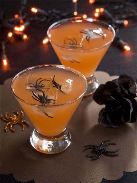 Halloween Cocktail Drinks
 Pick your poison 10 spooky Halloween drink recipes