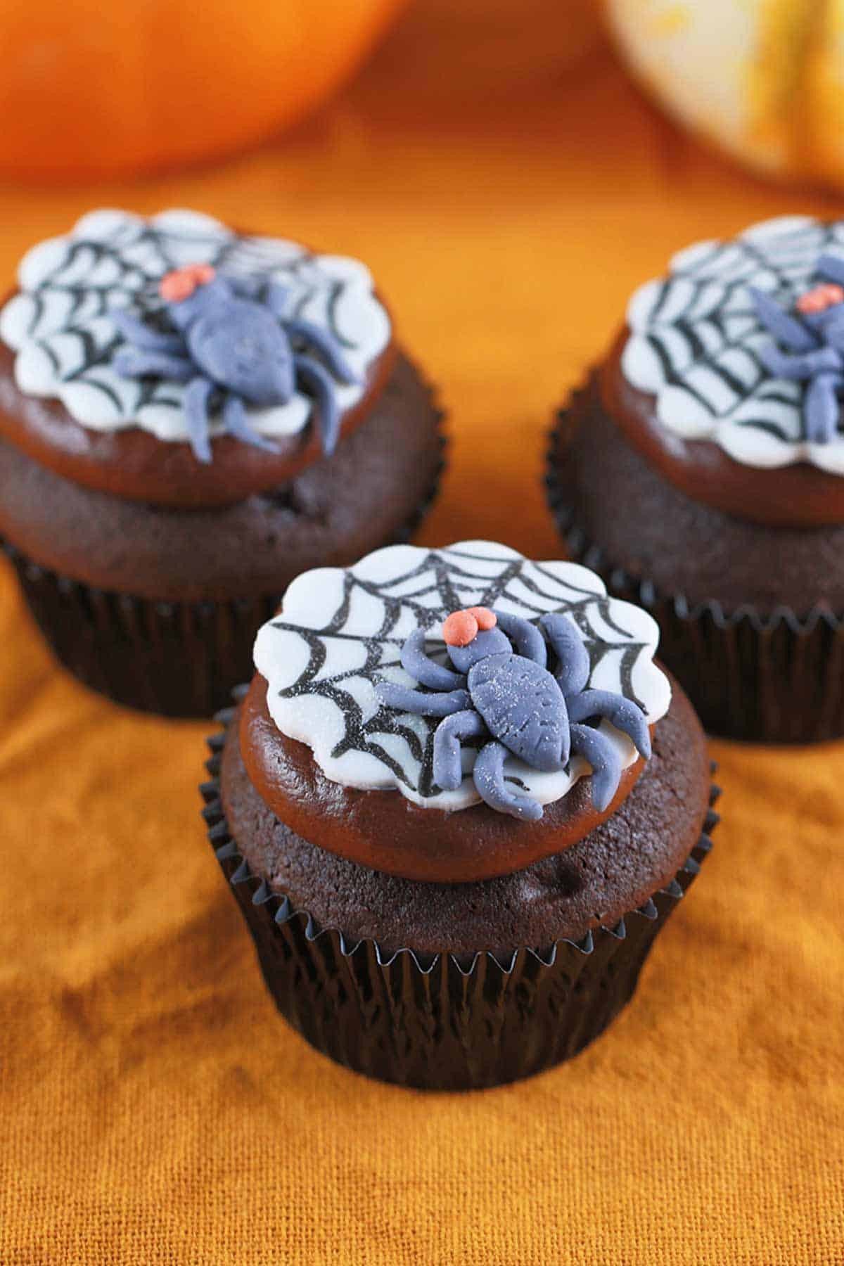 Halloween Cupcakes Pictures
 Fun Spooky Spider Web Halloween Cupcakes Jessica Gavin