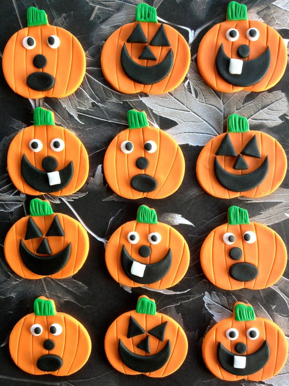 Halloween Cupcakes Toppers
 Items similar to Fondant Halloween Cupcake Toppers Set