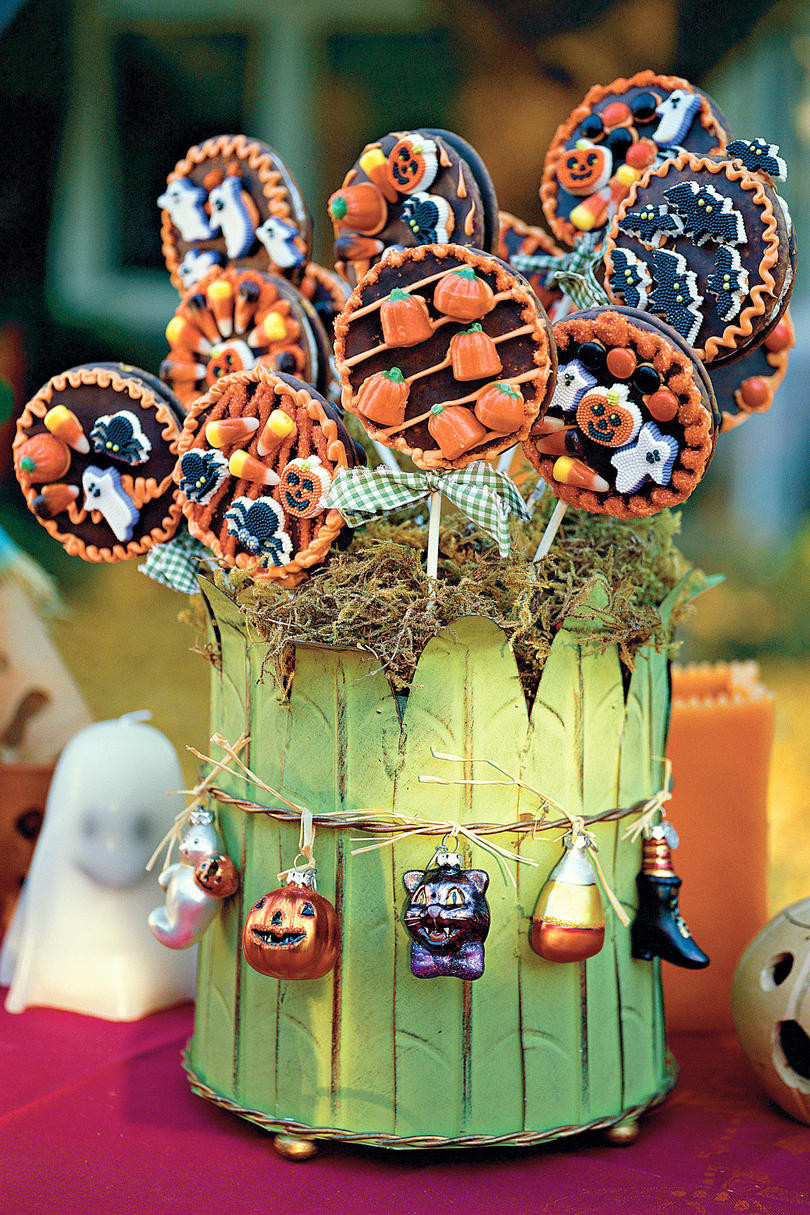 Halloween Dessert For Kids
 Halloween Dessert Recipes and Treats for Kids Southern