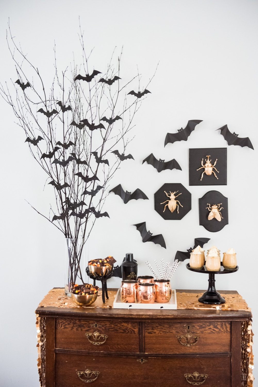 Halloween Party Decoration DIY
 Easy Spooky Halloween Party Decor The Sweetest Occasion