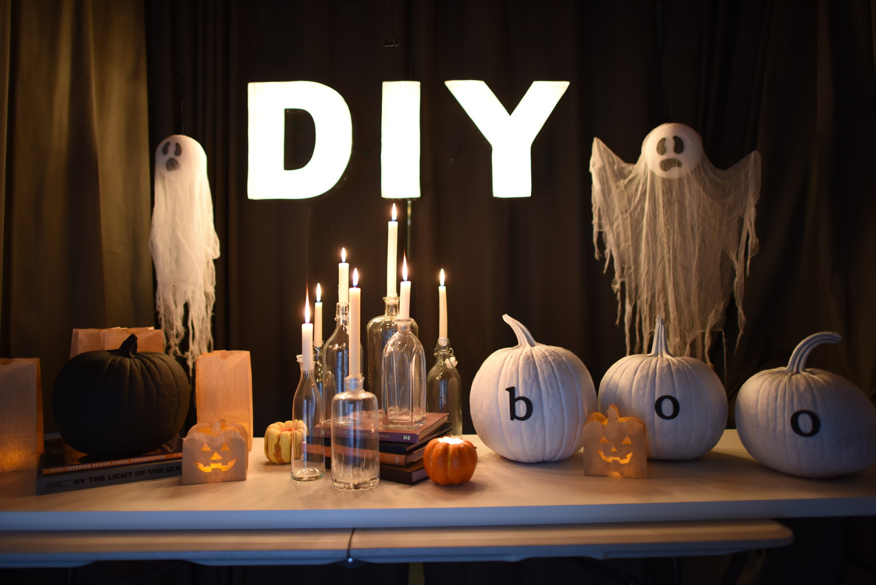 Halloween Party Decoration DIY
 5 Easy Creepy Yet Classy Halloween Party Decorations [on a