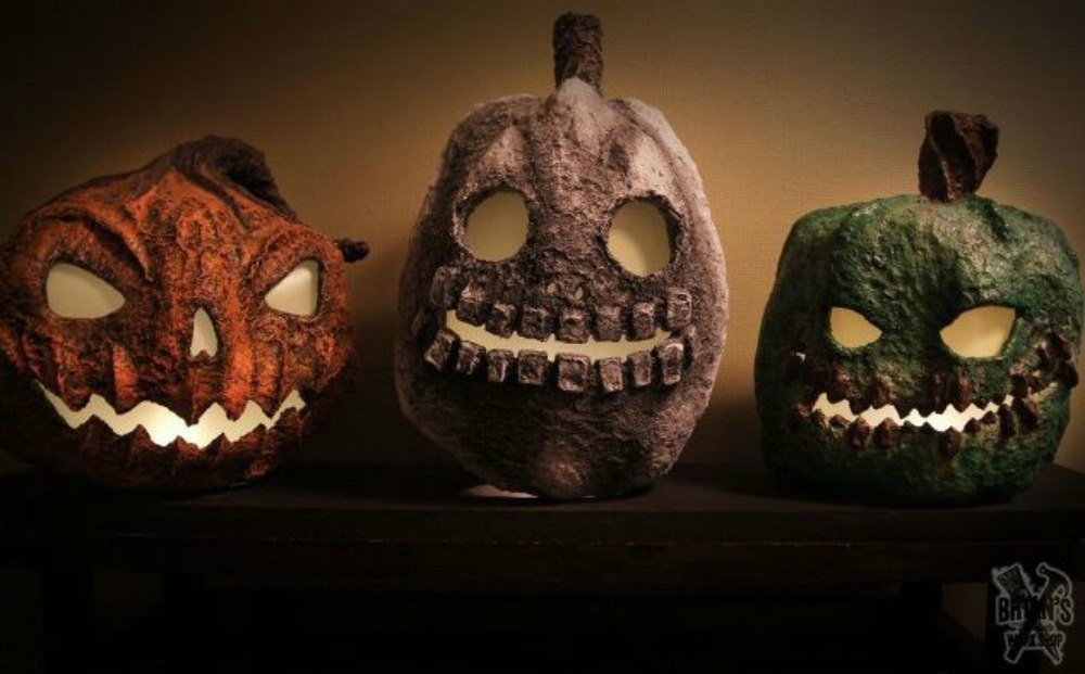 Halloween Toilet Decorations
 Grab Toilet Paper for These Halloween Ideas