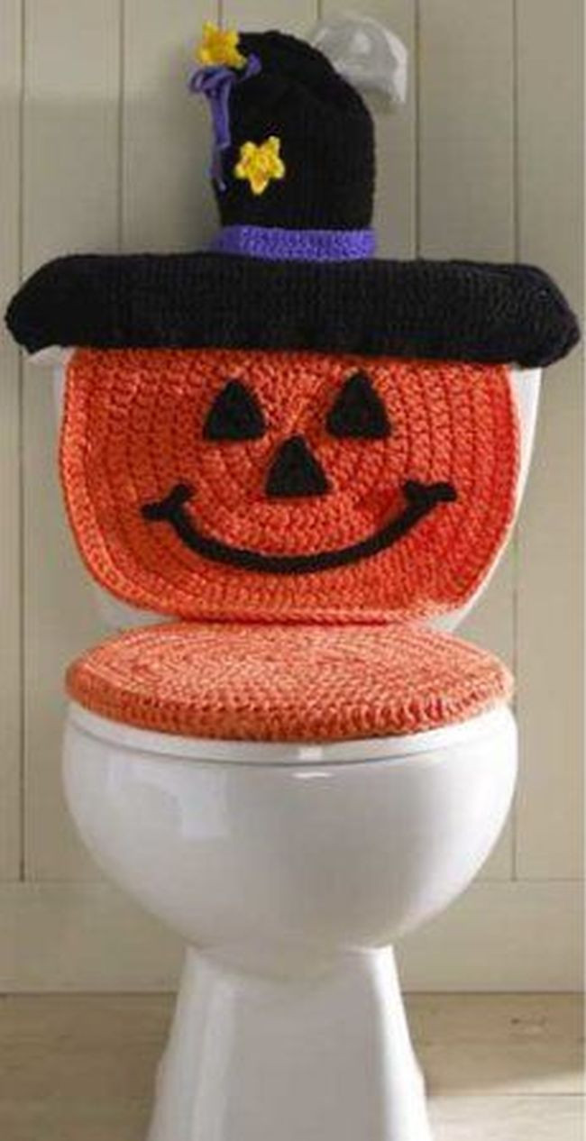 Halloween Toilet Decorations
 The 10 creepiest Halloween toilet covers