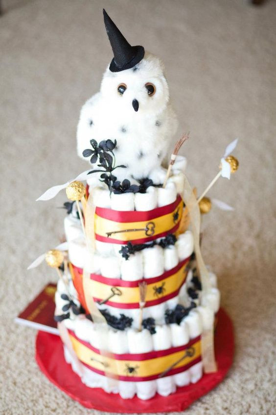 Harry Potter Baby Gift Ideas
 Harry Potter Diaper Cake I want Pinterest