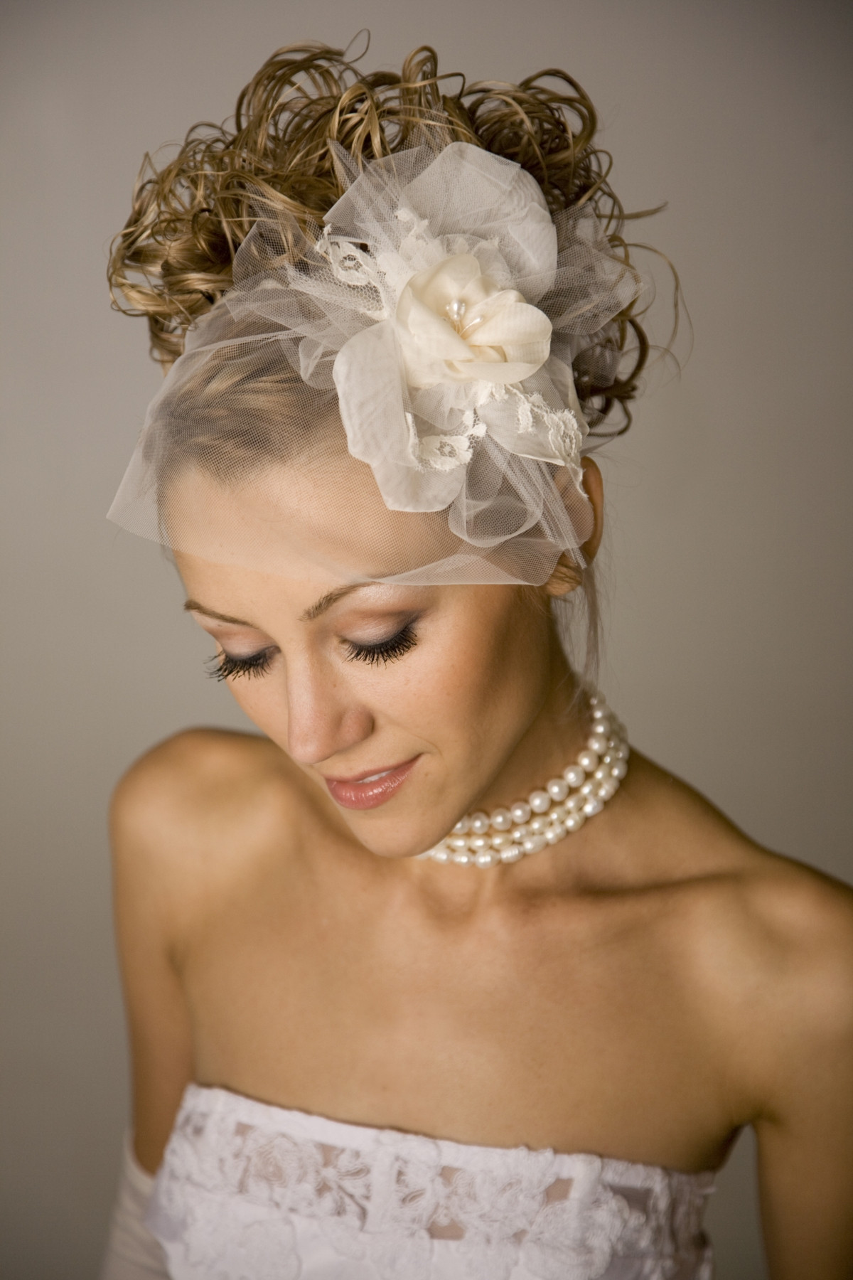 Headband Wedding Veil
 14 Stylishly Stunning Alternatives to Traditional Wedding