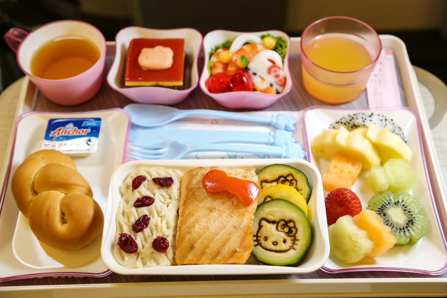 Healthy Snacks For International Flights
 Hello Kitty plane saying bye bye to LAX Stuck at the Airport