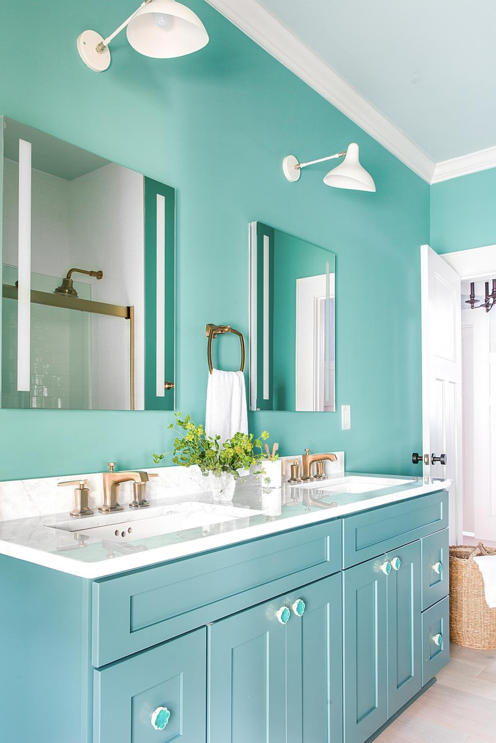 Hgtv Bathroom Colors
 HGTV 2017 Urban Oasis Guest Bathroom & Vanity Paint Color