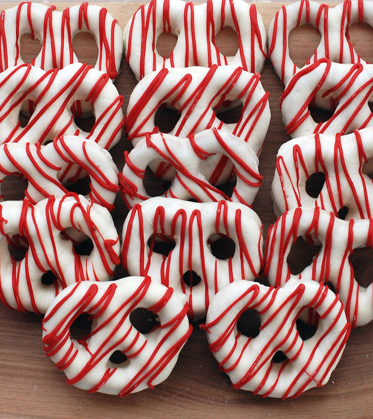 Holiday Chocolate Covered Pretzels
 Chocolate Covered Pretzels Christmas Style The