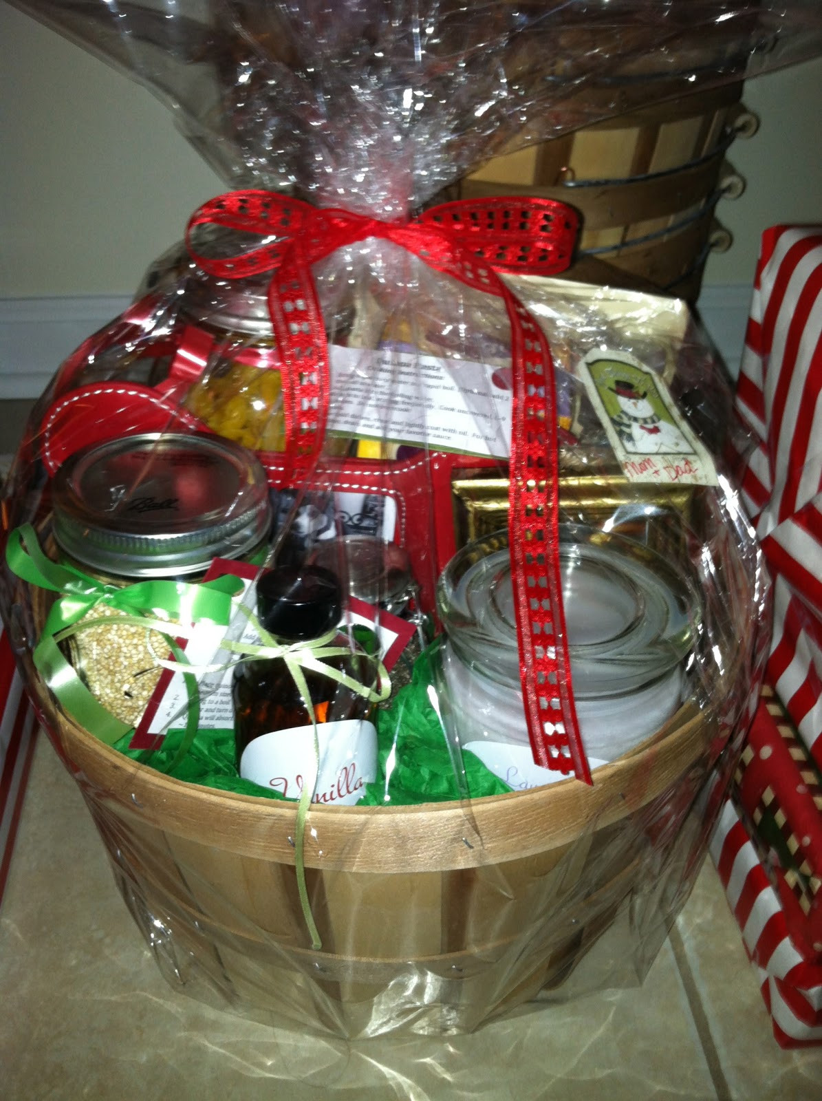 Holiday Gift Basket Ideas Homemade
 melicipes Healthy & Homemade Gift Baskets