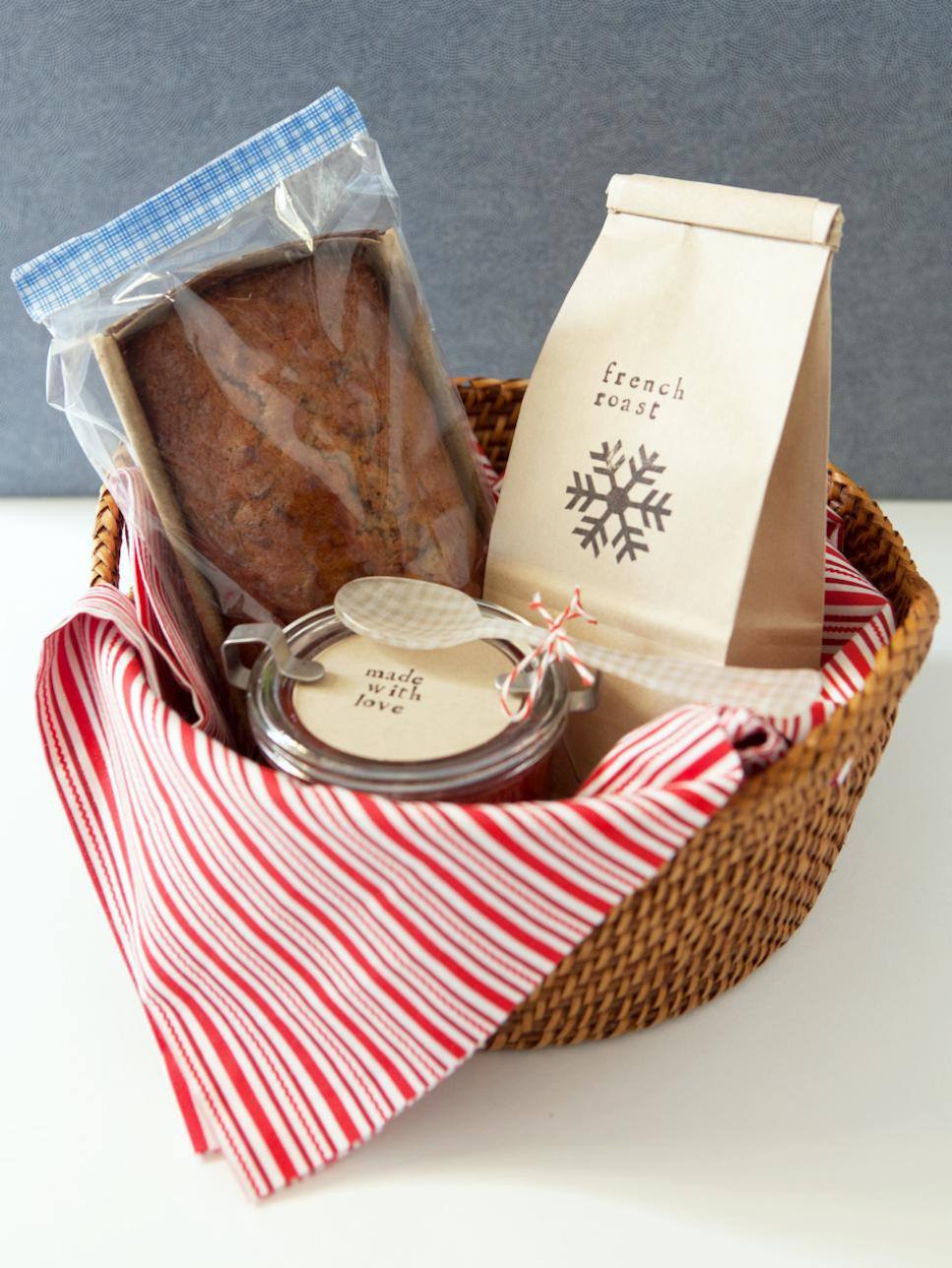 Holiday Gift Basket Ideas Homemade
 Last Minute Homemade Gifts 16 Gifts Everyone Will Love