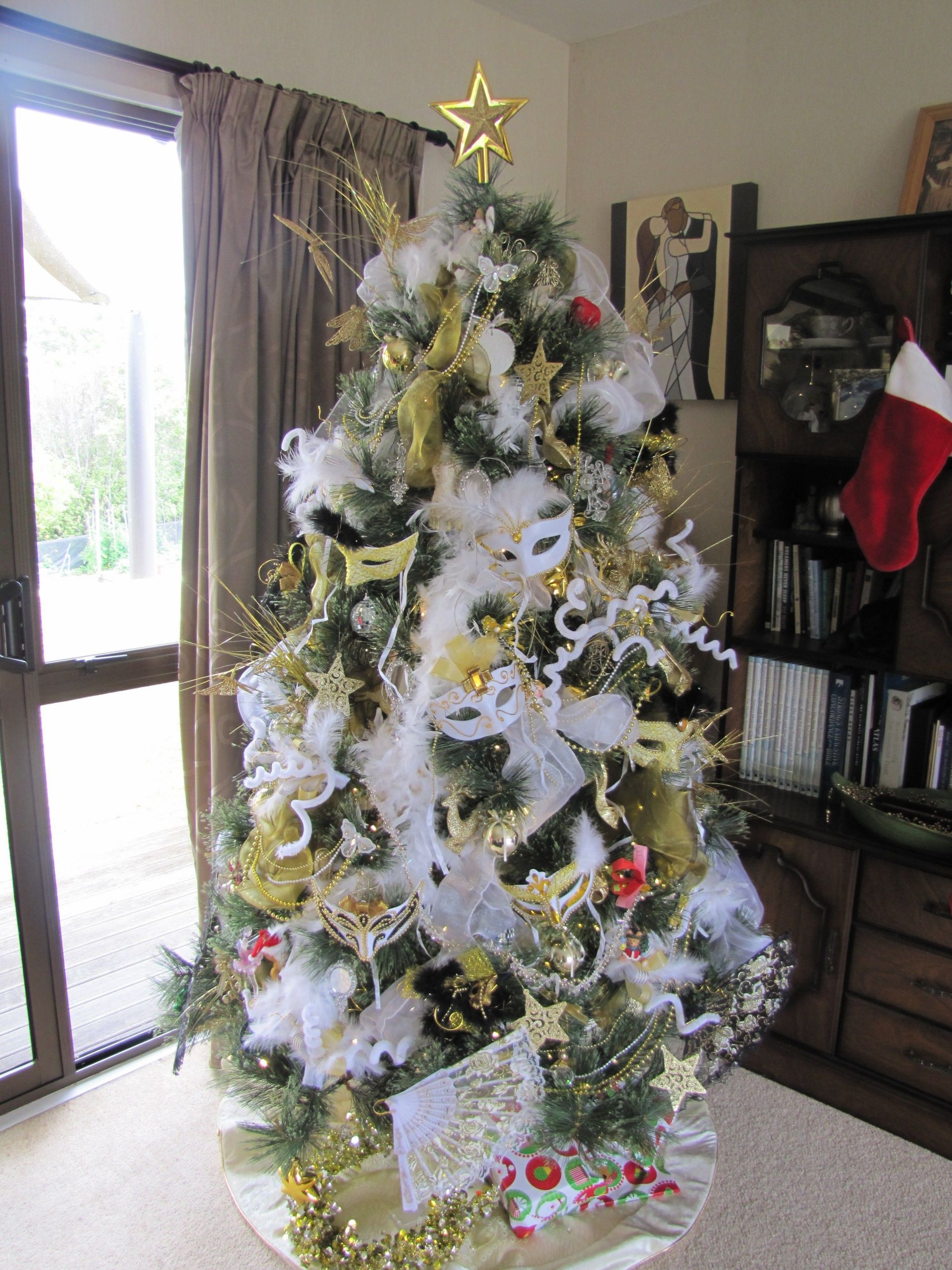 Holiday Masquerade Party Ideas
 Mask tree