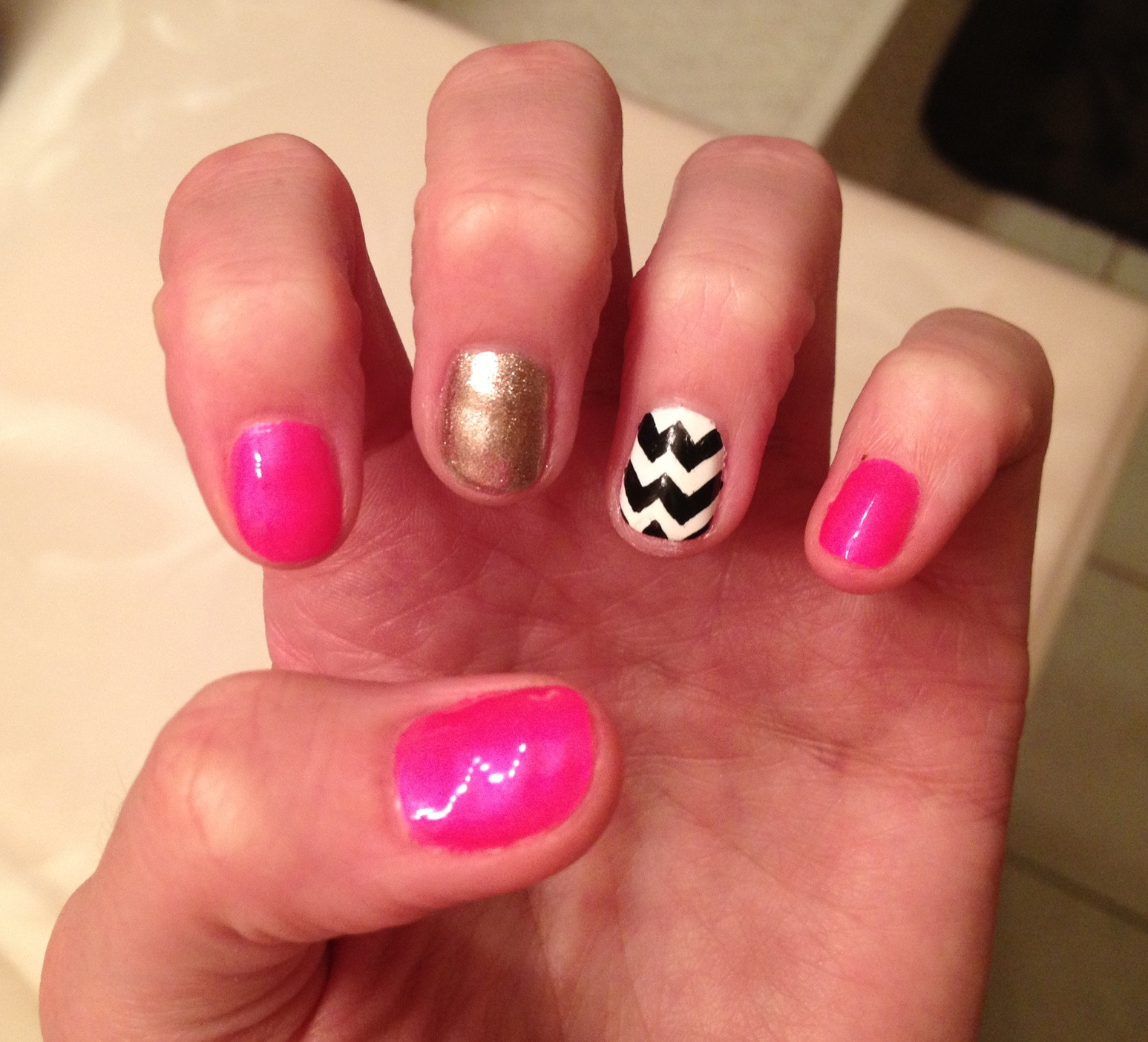 Hot Pink Glitter Nails
 Make It Work Sam Hot Pink Chevron Glitter Nails