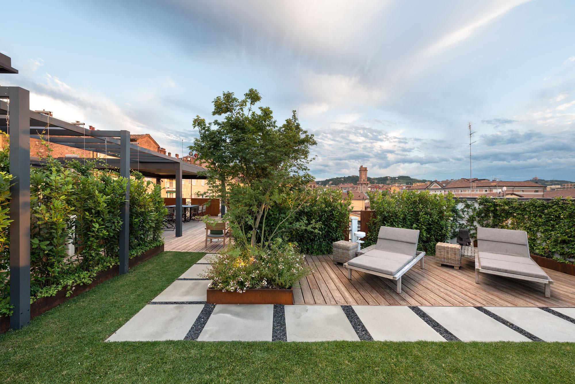 Hotel Terrace Landscape
 5th Floor ROOF GARDEN