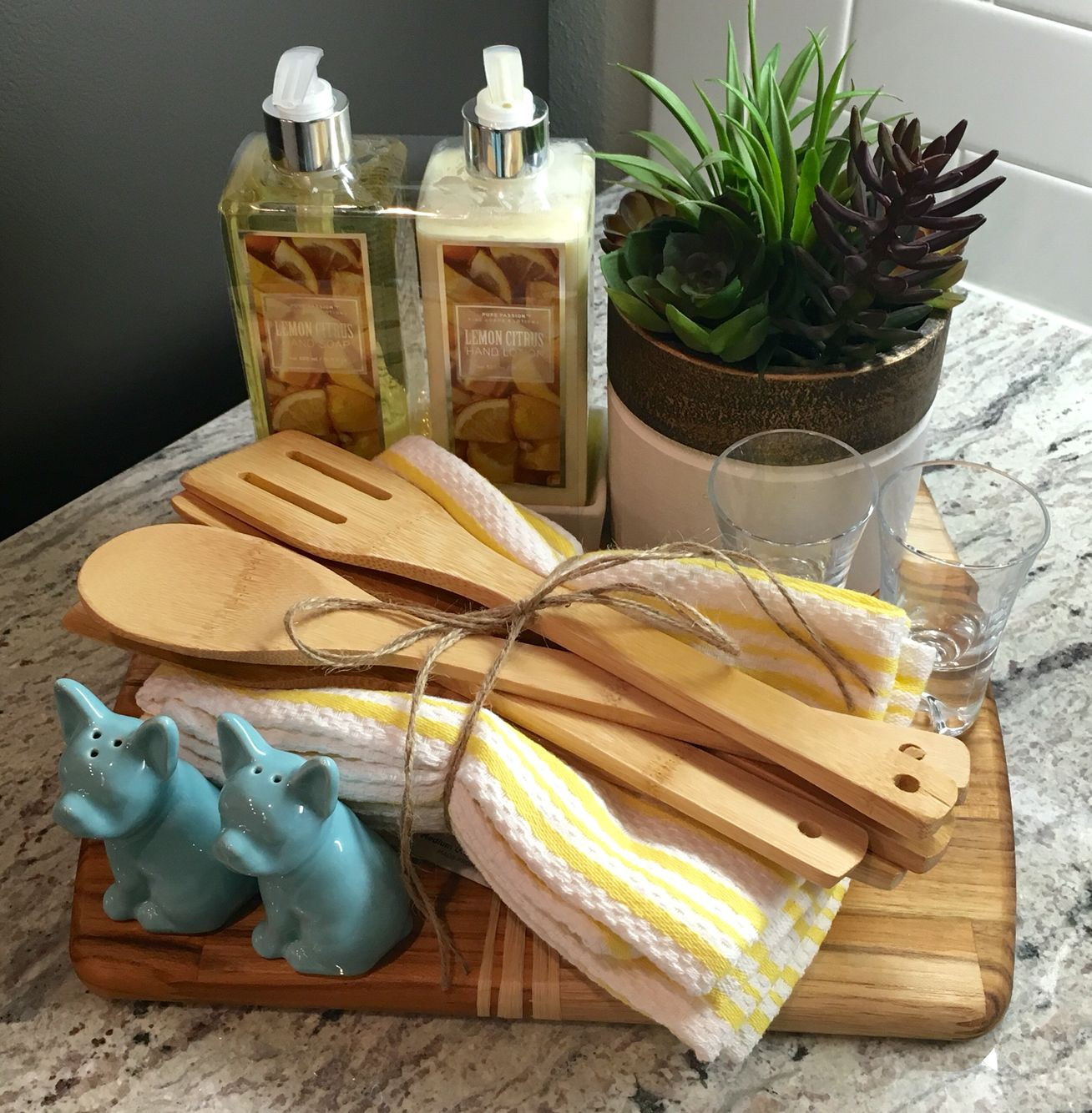 Housewarming Gifts DIY
 Housewarming t Wooden chopping board hand towels