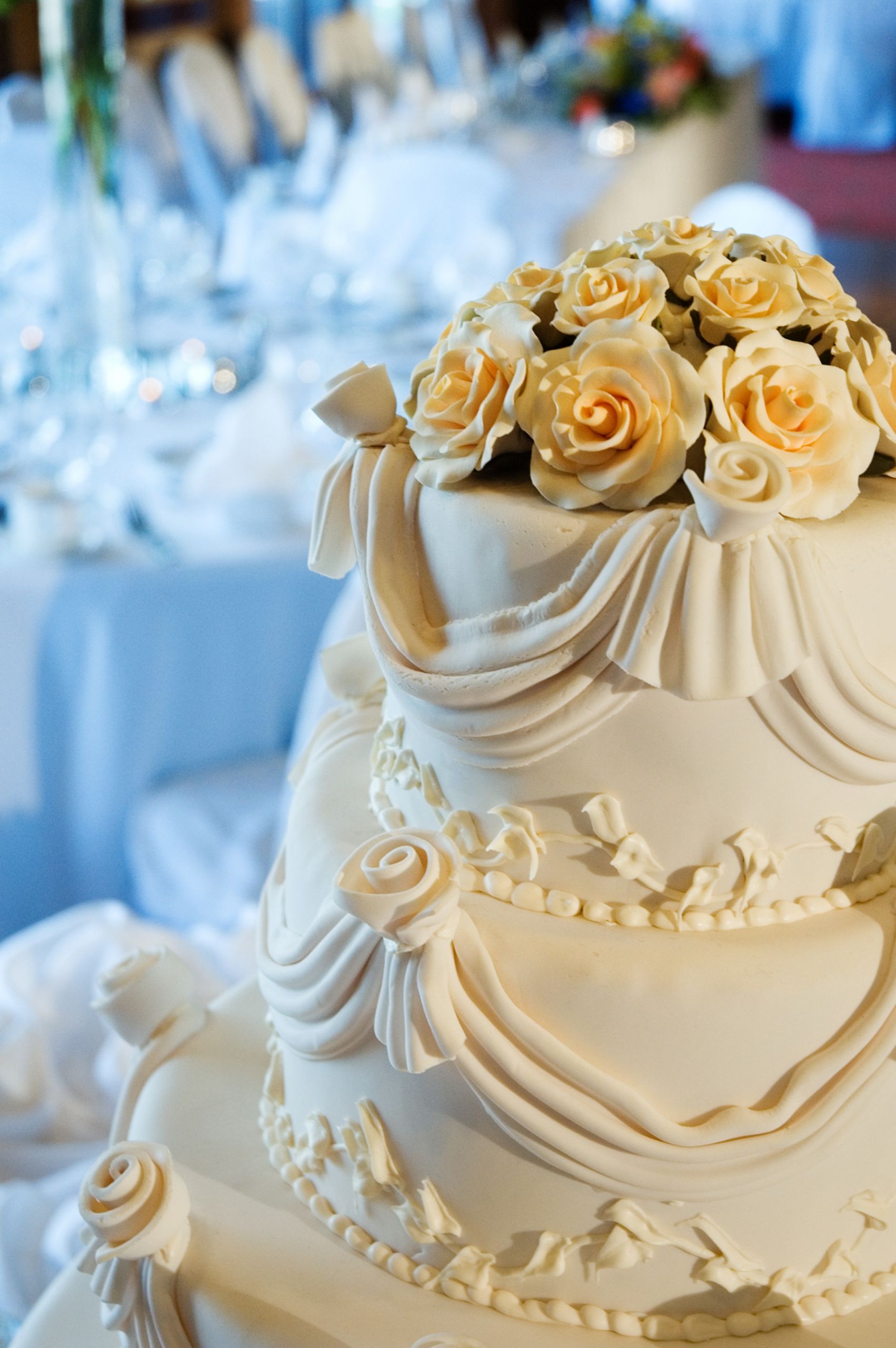 How To Decorate A Wedding Cake
 Wedding Cake Decorating Ideas Easy Wedding Cake