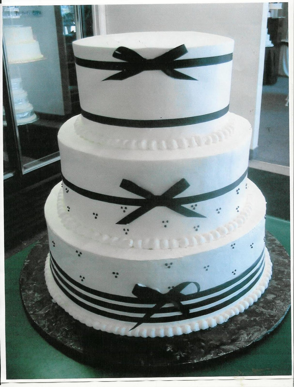 How To Decorate A Wedding Cake
 Beautifull Wedding Cakes With Ribbon Decorate