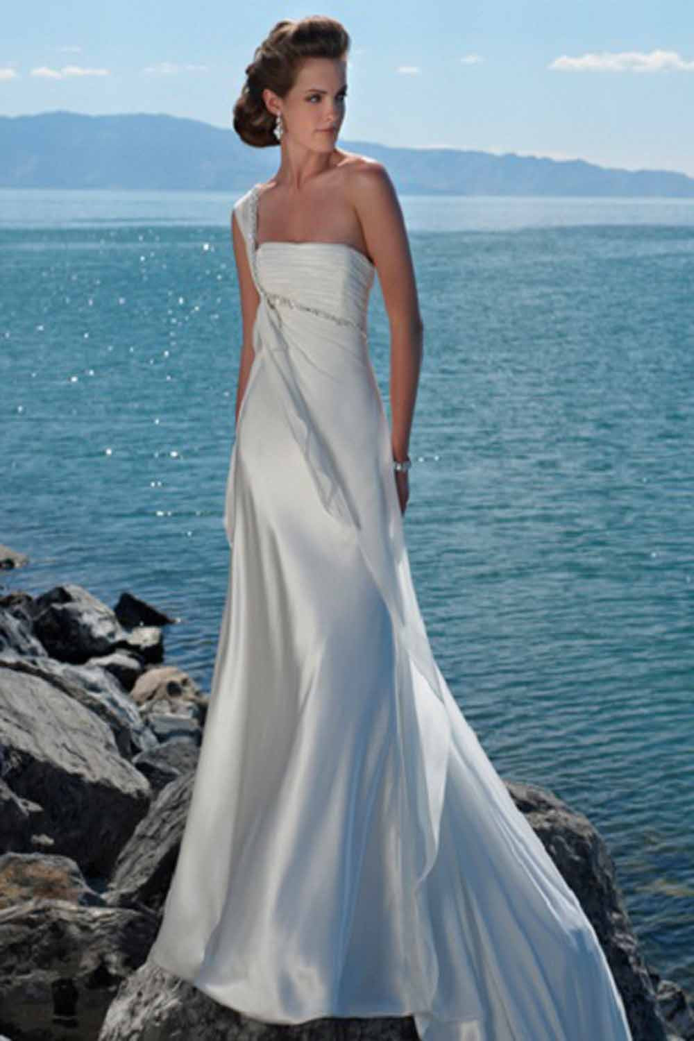 How To Dress For A Beach Wedding
 Different Styles of Beach Wedding Dresses