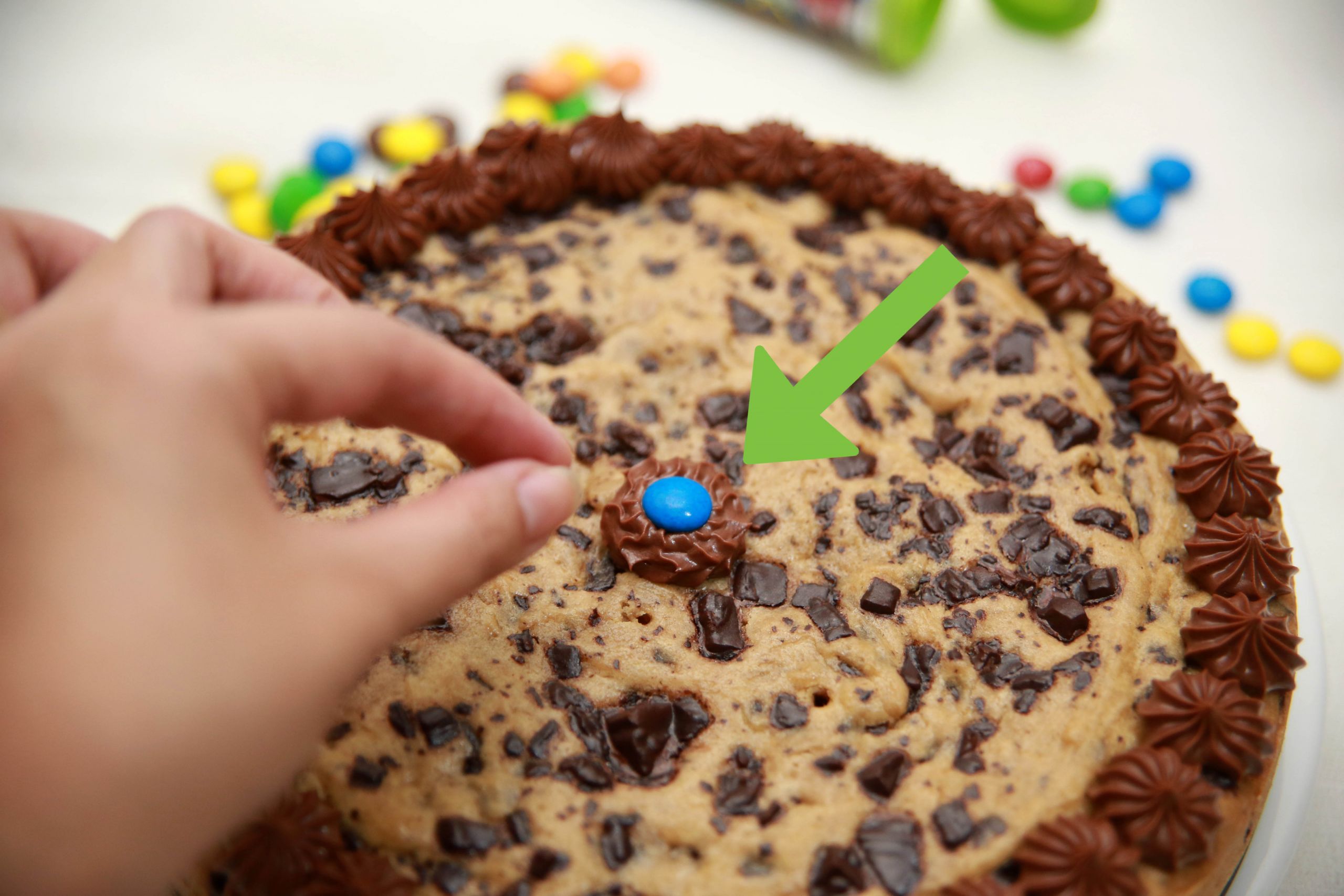 How To Make Birthday Cakes
 How to Make a Chocolate Chip Cookie Birthday Cake 14 Steps