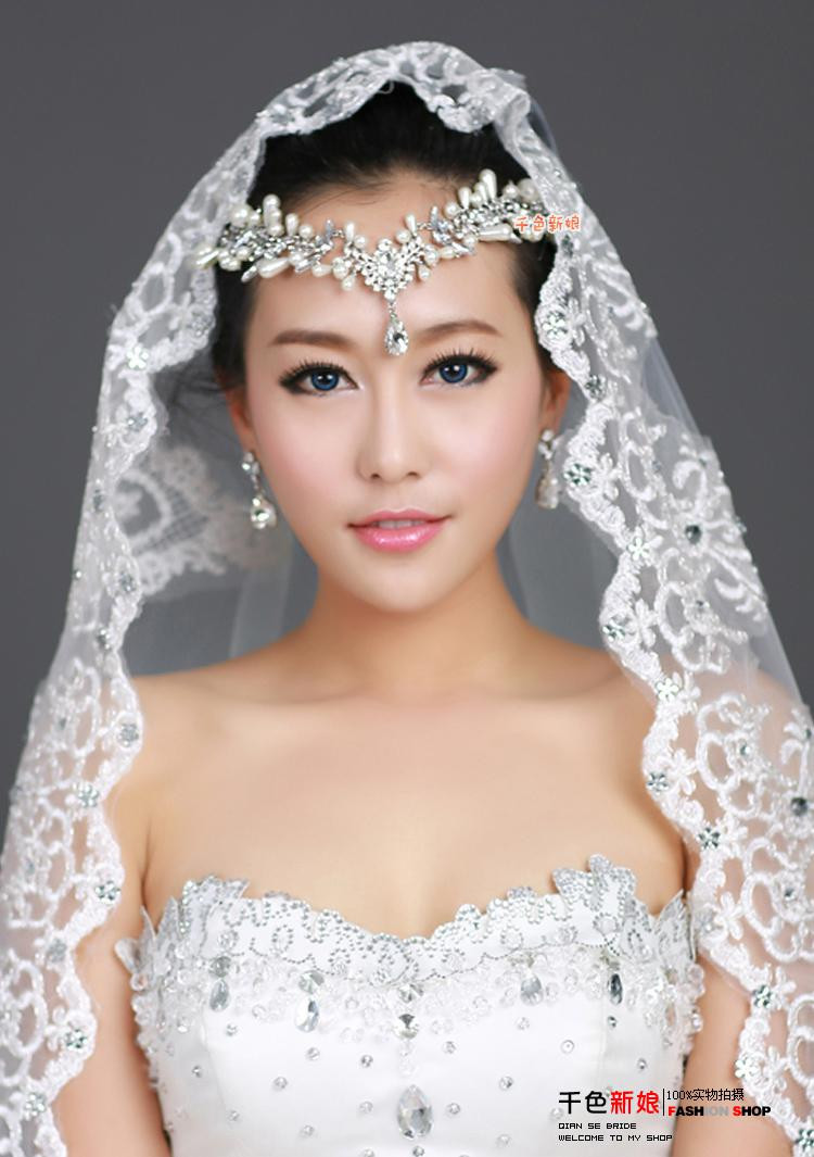 How To Make Wedding Veils And Tiaras
 2014 Luxury Crystal Ivory Lace Wedding Veils Bridal Veils